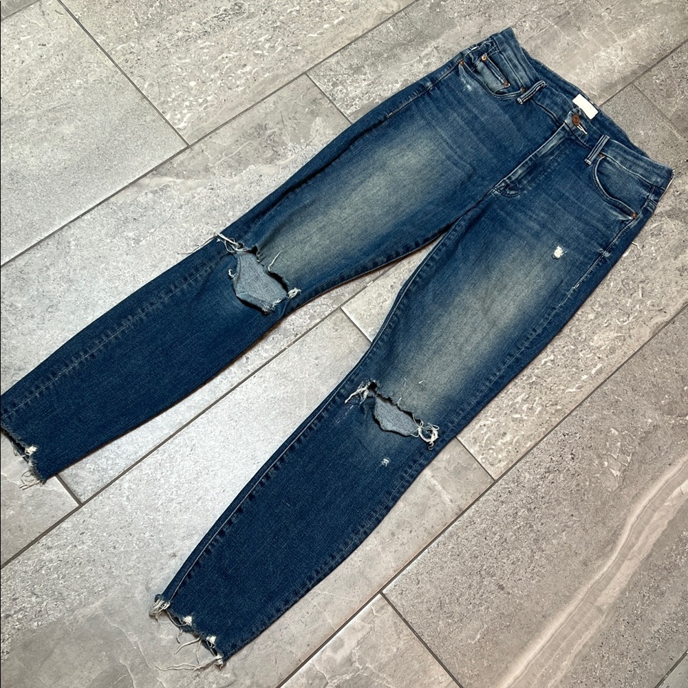 MOTHER High Waisted Looker Ankle Fray Distressed jeans